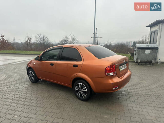 Желтый Шевроле Авео, объемом двигателя 1.5 л и пробегом 206 тыс. км за 1790 $, фото 25 на Automoto.ua