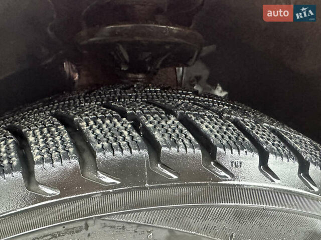 Желтый Шевроле Авео, объемом двигателя 1.5 л и пробегом 206 тыс. км за 1790 $, фото 9 на Automoto.ua