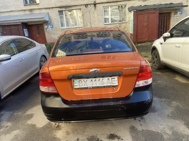 Желтый Шевроле Авео, объемом двигателя 1.5 л и пробегом 300 тыс. км за 3000 $, фото 1 на Automoto.ua