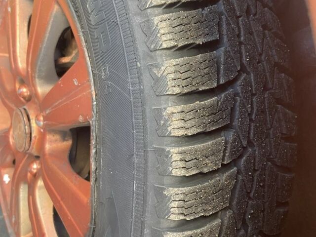 Желтый Шевроле Авео, объемом двигателя 1.5 л и пробегом 300 тыс. км за 3000 $, фото 3 на Automoto.ua