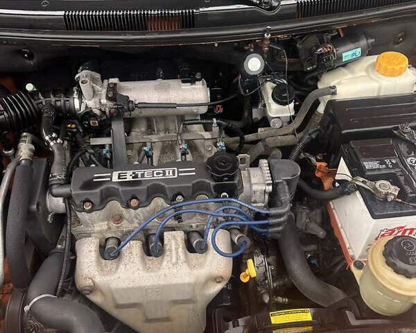 Желтый Шевроле Авео, объемом двигателя 1.5 л и пробегом 206 тыс. км за 1790 $, фото 11 на Automoto.ua