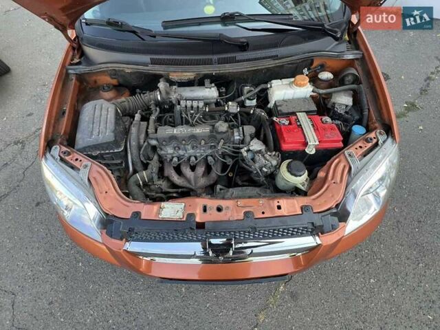 Желтый Шевроле Авео, объемом двигателя 1.5 л и пробегом 118 тыс. км за 4100 $, фото 29 на Automoto.ua