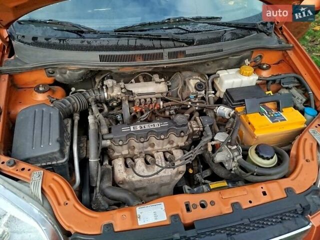 Жовтий Шевроле Авео, об'ємом двигуна 1.5 л та пробігом 106 тис. км за 4550 $, фото 7 на Automoto.ua