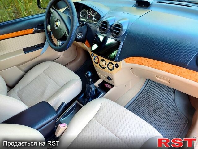 Желтый Шевроле Авео, объемом двигателя 1.6 л и пробегом 191 тыс. км за 4950 $, фото 3 на Automoto.ua