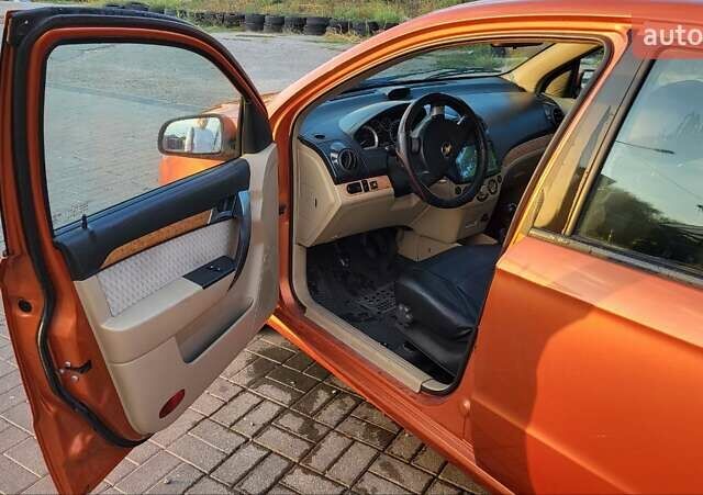 Желтый Шевроле Авео, объемом двигателя 1.6 л и пробегом 253 тыс. км за 4300 $, фото 19 на Automoto.ua