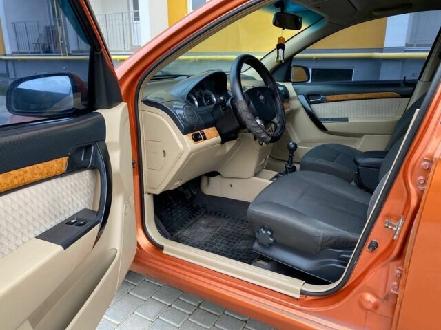 Жовтий Шевроле Авео, об'ємом двигуна 1.6 л та пробігом 308 тис. км за 2900 $, фото 22 на Automoto.ua