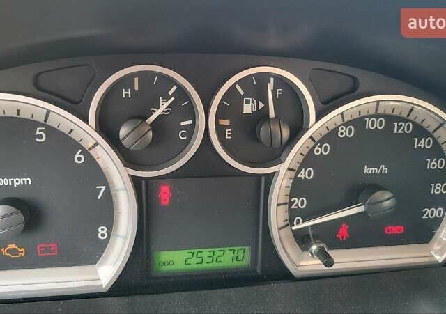 Желтый Шевроле Авео, объемом двигателя 1.6 л и пробегом 253 тыс. км за 4300 $, фото 20 на Automoto.ua