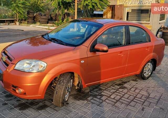 Желтый Шевроле Авео, объемом двигателя 1.6 л и пробегом 253 тыс. км за 4300 $, фото 5 на Automoto.ua