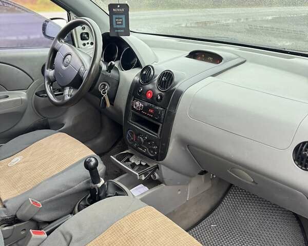 Сірий Шевроле Авео, об'ємом двигуна 1.15 л та пробігом 180 тис. км за 1350 $, фото 5 на Automoto.ua