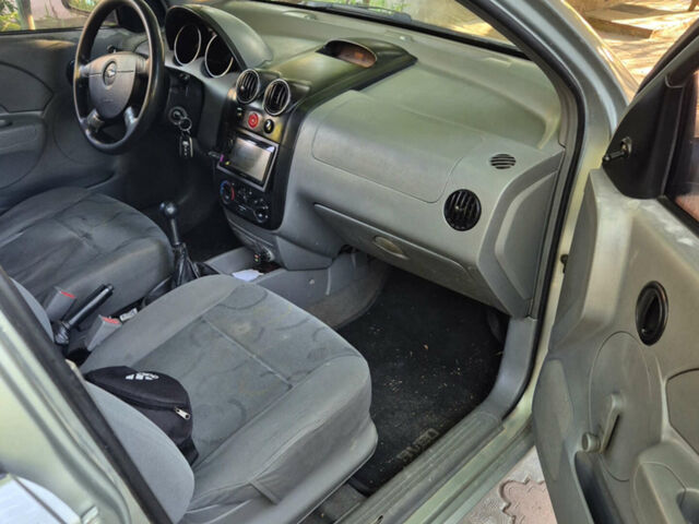 Серый Шевроле Авео, объемом двигателя 1.2 л и пробегом 100 тыс. км за 1900 $, фото 5 на Automoto.ua