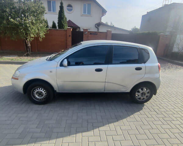 Серый Шевроле Авео, объемом двигателя 1.5 л и пробегом 570 тыс. км за 2700 $, фото 3 на Automoto.ua