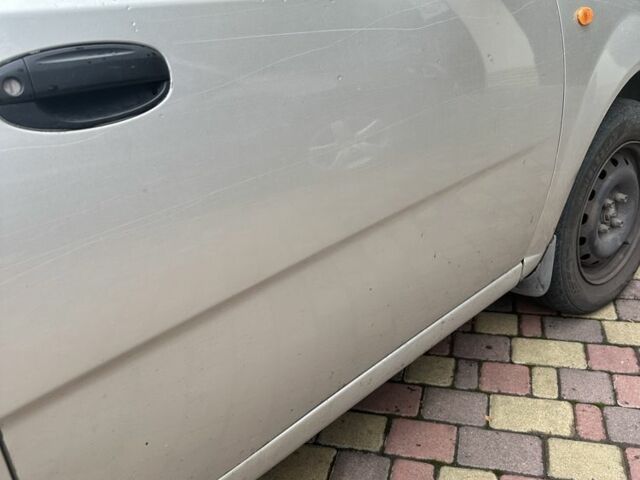 Серый Шевроле Авео, объемом двигателя 1.5 л и пробегом 200 тыс. км за 3200 $, фото 3 на Automoto.ua