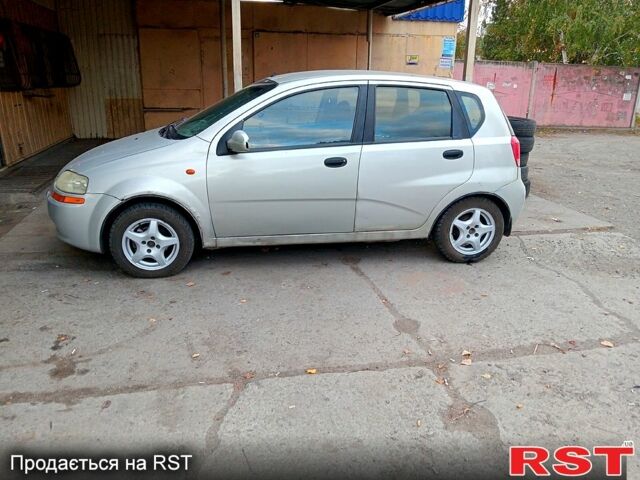 Серый Шевроле Авео, объемом двигателя 1.5 л и пробегом 300 тыс. км за 1200 $, фото 3 на Automoto.ua