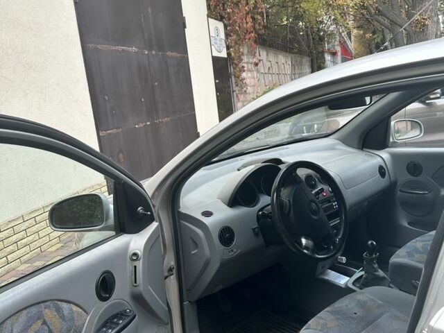 Серый Шевроле Авео, объемом двигателя 1.5 л и пробегом 200 тыс. км за 3200 $, фото 6 на Automoto.ua