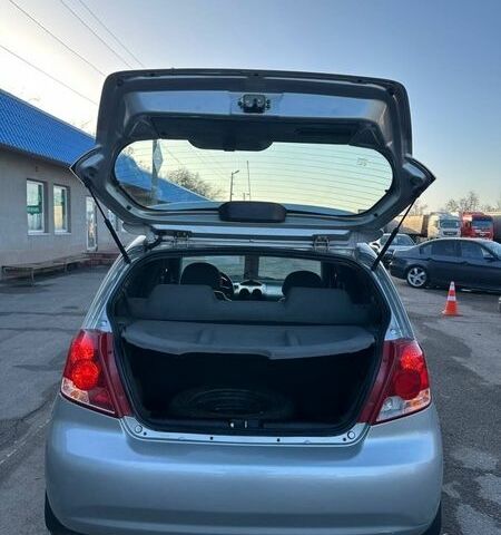 Серый Шевроле Авео, объемом двигателя 1.5 л и пробегом 291 тыс. км за 3399 $, фото 9 на Automoto.ua