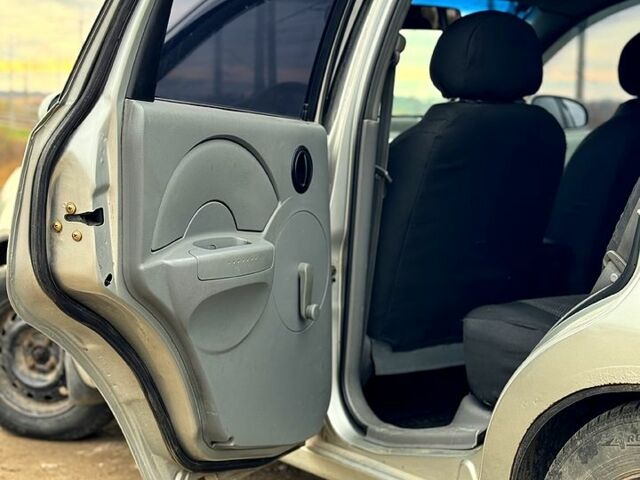 Сірий Шевроле Авео, об'ємом двигуна 1.5 л та пробігом 0 тис. км за 2250 $, фото 12 на Automoto.ua
