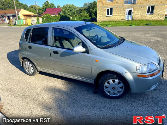 Сірий Шевроле Авео, об'ємом двигуна 1.5 л та пробігом 215 тис. км за 2350 $, фото 1 на Automoto.ua