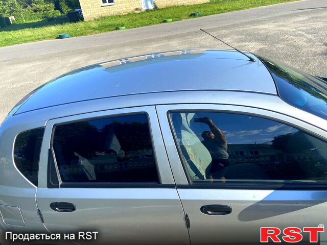 Сірий Шевроле Авео, об'ємом двигуна 1.5 л та пробігом 215 тис. км за 2350 $, фото 2 на Automoto.ua