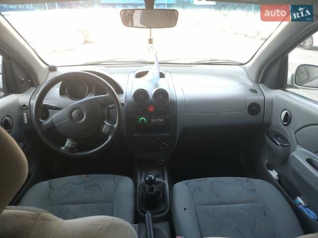 Серый Шевроле Авео, объемом двигателя 1.5 л и пробегом 267 тыс. км за 2100 $, фото 7 на Automoto.ua