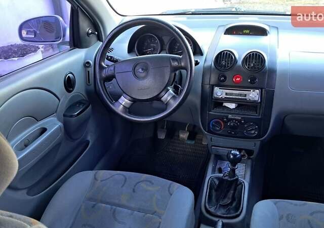 Серый Шевроле Авео, объемом двигателя 1.5 л и пробегом 265 тыс. км за 2700 $, фото 14 на Automoto.ua