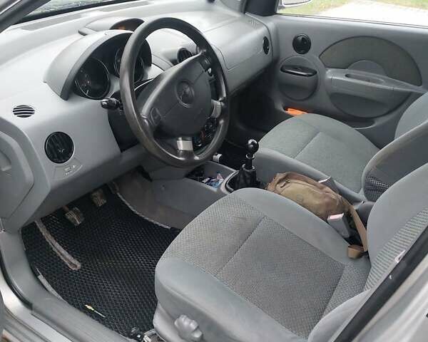 Серый Шевроле Авео, объемом двигателя 1.5 л и пробегом 213 тыс. км за 2800 $, фото 6 на Automoto.ua