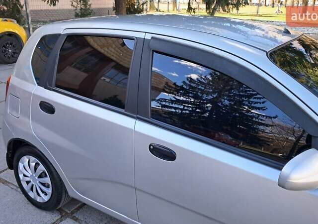 Серый Шевроле Авео, объемом двигателя 1.5 л и пробегом 265 тыс. км за 2700 $, фото 4 на Automoto.ua