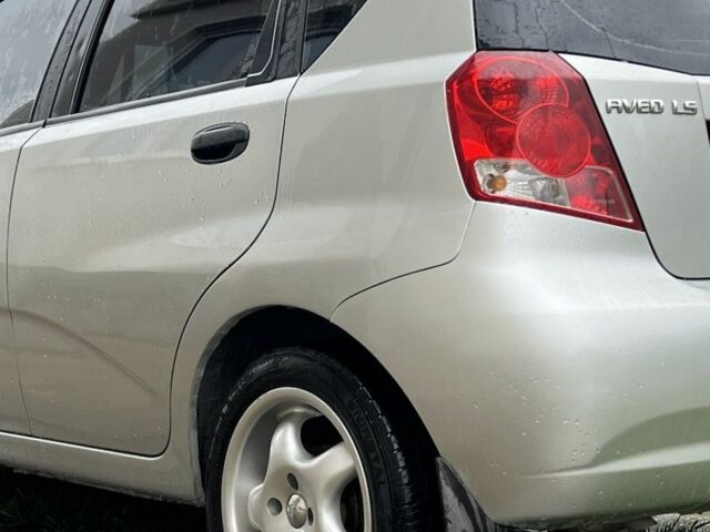 Серый Шевроле Авео, объемом двигателя 1.5 л и пробегом 157 тыс. км за 3000 $, фото 2 на Automoto.ua