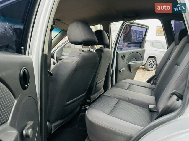 Сірий Шевроле Авео, об'ємом двигуна 1.5 л та пробігом 194 тис. км за 2900 $, фото 12 на Automoto.ua