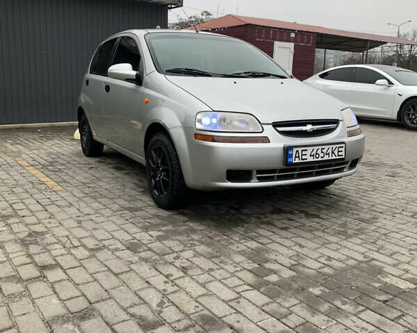 Серый Шевроле Авео, объемом двигателя 1.5 л и пробегом 200 тыс. км за 1800 $, фото 1 на Automoto.ua