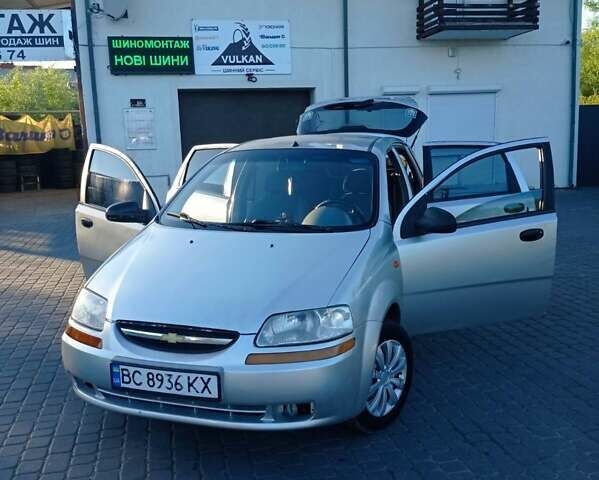 Серый Шевроле Авео, объемом двигателя 1.5 л и пробегом 445 тыс. км за 1600 $, фото 1 на Automoto.ua