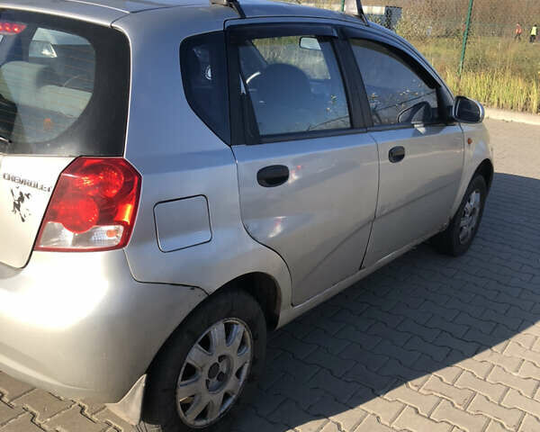 Серый Шевроле Авео, объемом двигателя 1.5 л и пробегом 277 тыс. км за 2600 $, фото 4 на Automoto.ua