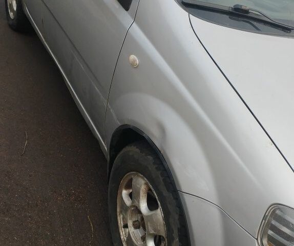 Серый Шевроле Авео, объемом двигателя 1.5 л и пробегом 313 тыс. км за 1650 $, фото 7 на Automoto.ua