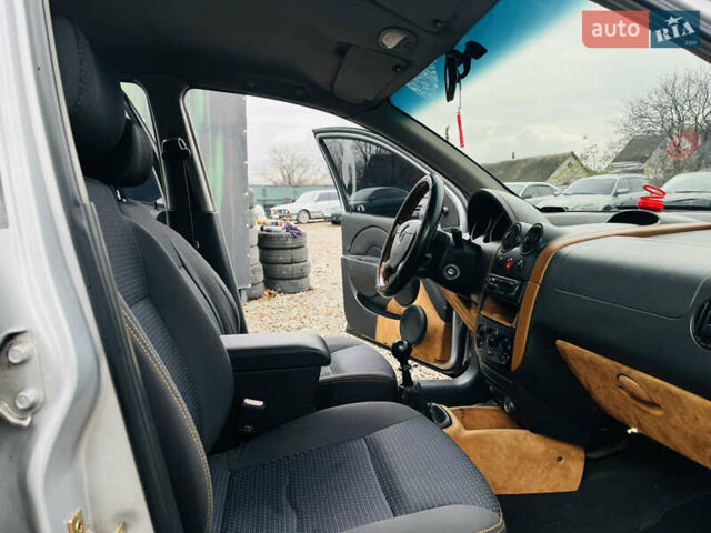 Сірий Шевроле Авео, об'ємом двигуна 1.5 л та пробігом 194 тис. км за 2900 $, фото 18 на Automoto.ua