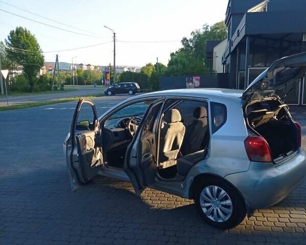 Серый Шевроле Авео, объемом двигателя 1.5 л и пробегом 445 тыс. км за 1600 $, фото 2 на Automoto.ua