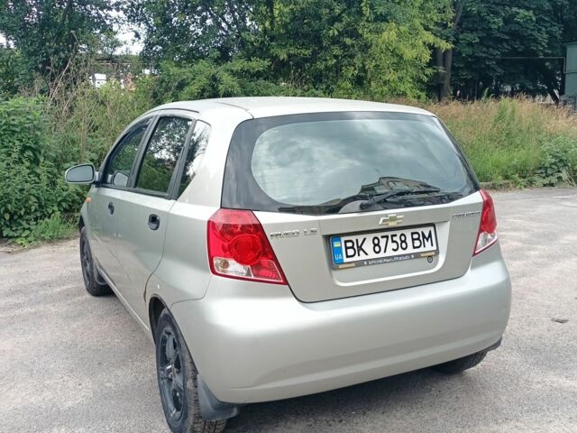 Сірий Шевроле Авео, об'ємом двигуна 1.5 л та пробігом 173 тис. км за 2400 $, фото 4 на Automoto.ua