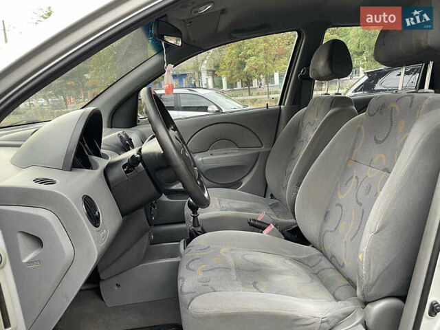 Серый Шевроле Авео, объемом двигателя 1.5 л и пробегом 259 тыс. км за 3499 $, фото 7 на Automoto.ua