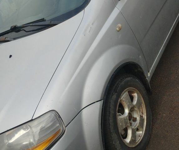 Серый Шевроле Авео, объемом двигателя 1.5 л и пробегом 313 тыс. км за 1650 $, фото 2 на Automoto.ua