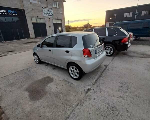 Серый Шевроле Авео, объемом двигателя 1.5 л и пробегом 217 тыс. км за 2800 $, фото 5 на Automoto.ua