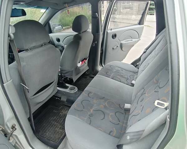 Сірий Шевроле Авео, об'ємом двигуна 1.6 л та пробігом 174 тис. км за 2900 $, фото 7 на Automoto.ua