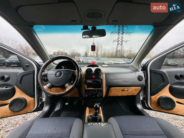 Сірий Шевроле Авео, об'ємом двигуна 1.5 л та пробігом 194 тис. км за 2900 $, фото 13 на Automoto.ua