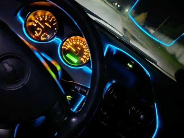 Серый Шевроле Авео, объемом двигателя 1.5 л и пробегом 221 тыс. км за 2700 $, фото 3 на Automoto.ua