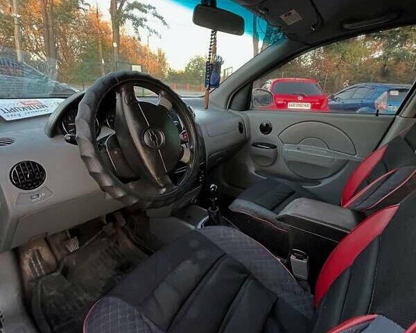 Серый Шевроле Авео, объемом двигателя 1.5 л и пробегом 200 тыс. км за 2600 $, фото 5 на Automoto.ua