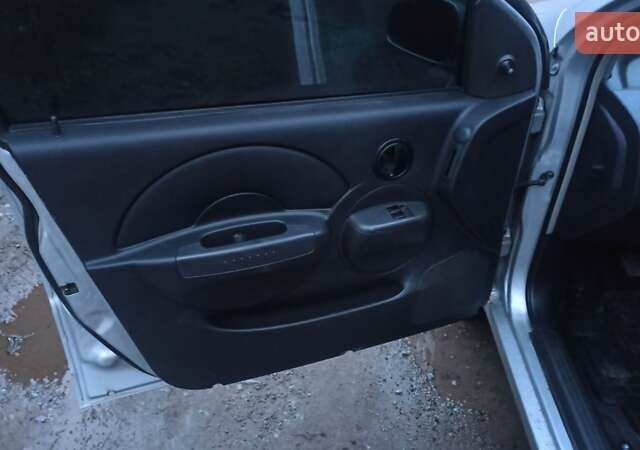 Сірий Шевроле Авео, об'ємом двигуна 1.15 л та пробігом 285 тис. км за 2750 $, фото 37 на Automoto.ua