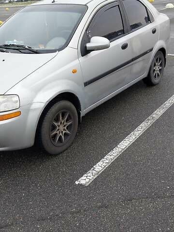 Серый Шевроле Авео, объемом двигателя 1.5 л и пробегом 159 тыс. км за 2700 $, фото 1 на Automoto.ua