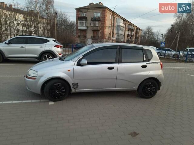 Серый Шевроле Авео, объемом двигателя 1.5 л и пробегом 265 тыс. км за 1899 $, фото 1 на Automoto.ua