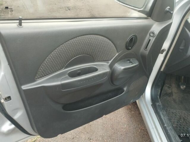 Серый Шевроле Авео, объемом двигателя 1.5 л и пробегом 313 тыс. км за 1650 $, фото 3 на Automoto.ua