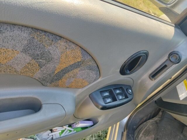 Серый Шевроле Авео, объемом двигателя 1.5 л и пробегом 240 тыс. км за 3100 $, фото 14 на Automoto.ua