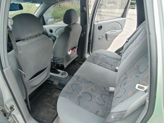 Сірий Шевроле Авео, об'ємом двигуна 1.5 л та пробігом 173 тис. км за 2400 $, фото 9 на Automoto.ua