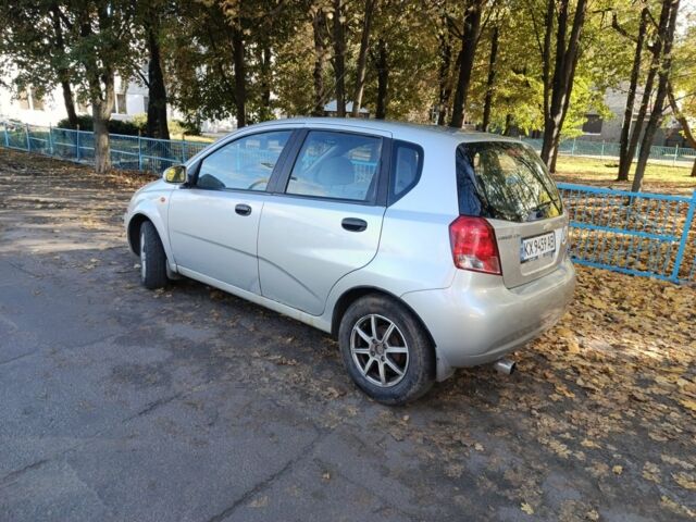 Серый Шевроле Авео, объемом двигателя 1.5 л и пробегом 170 тыс. км за 2000 $, фото 4 на Automoto.ua