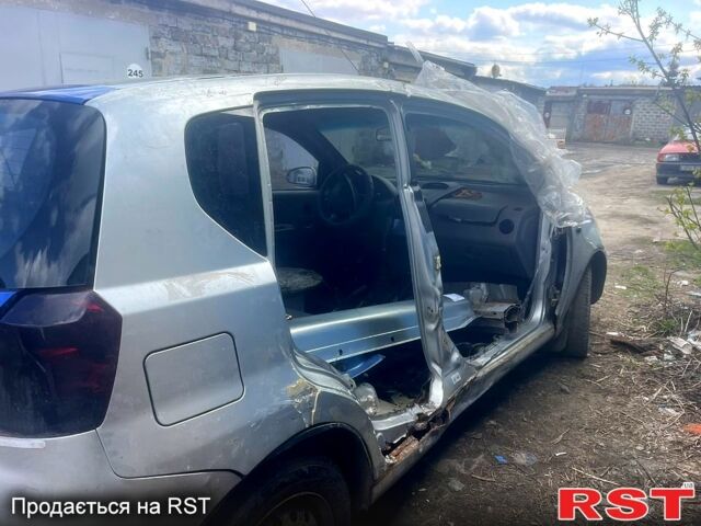 Серый Шевроле Авео, объемом двигателя 15 л и пробегом 200 тыс. км за 1400 $, фото 6 на Automoto.ua